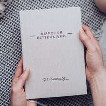 Naložite sliko v pregledovalnik galerije, Dnevnik s črnim napisom