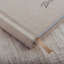 Naložite sliko v pregledovalnik galerije, Dnevnik z zlatim napisom